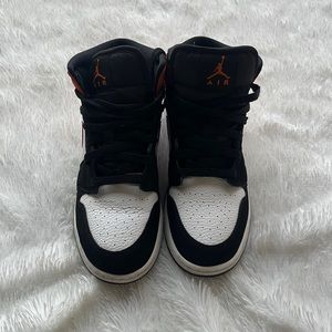 Jordan Mid 1’s “Shattered Backboard” 2019 Release